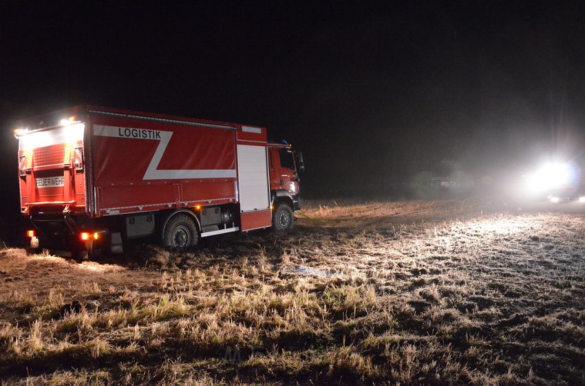 Einsatz BF Koeln Kfz geborgen Porz Josef Lindner Weg P43.JPG